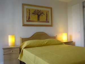 Sergio Cruces Anuncios de Propiedades en Santiago |  Arriendo departamentos amoblados dias semanas www.apartcenter.cl, Internet PC metro Centro de Santiago