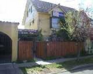 pascuala Anuncios de Propiedades en Maip&uacute; |  Casa 3 pisos Ciudad Satelite con Cl&iacute;nica Veterinaria, funcionando, Se vende casa amoblada y sin amoblar por Viaje Urgente y con Clinica