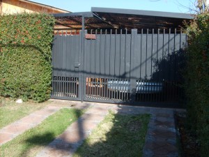 LEOPOLDO Anuncios de Propiedades en La Florida |  PERMUTO CASA POR PARCELA O QUINTA CON CASA, PERMUTO CASA EN LA FLORIDA PARADERO 15 HACIA LA CORDILLERA