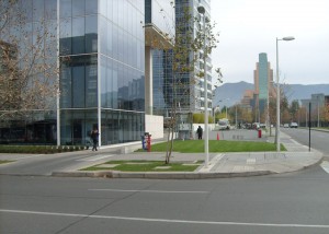 Valentina Ernst Anuncios de Propiedades en Las Condes |  Arriendo Oficina en Nueva Las Condes de 1.000m2 a s&oacute;lo 0,48UF por m2!!, Espectacular ubicaci&oacute;n en centro de negocios de Las Condes y mejor precio!