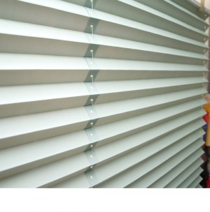 LUIS  Anuncios de Propiedades en Santiago |  LIMPIEZA DE PERSIANAS REPARACIONES DE CORTINAS ROLLER  , MANTENCION DE PERSIANAS FONO .95783216