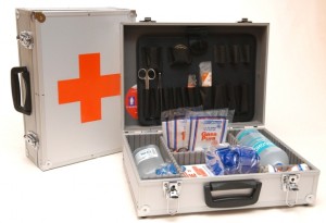  Anuncios de Propiedades en Recoleta |  BOTIQUINES ALUMINIO 50 PERSONAS,BOTIQUINES METALICOS 30 PERSONAS, CENTRAL BOTIQUINES PLASTIFICADOS BOTIQUINES PARA EMPRESAS Y VEHICULOS EQUIP